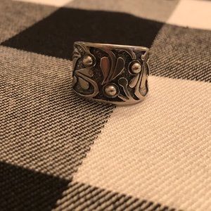 MAKE AN OFFER 😊 Silpada Holy Trinity Ring.